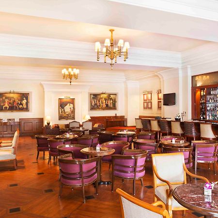 Eros Hotel New Delhi, Nehru Place Exteriör bild The bar at the Imperial Hotel
