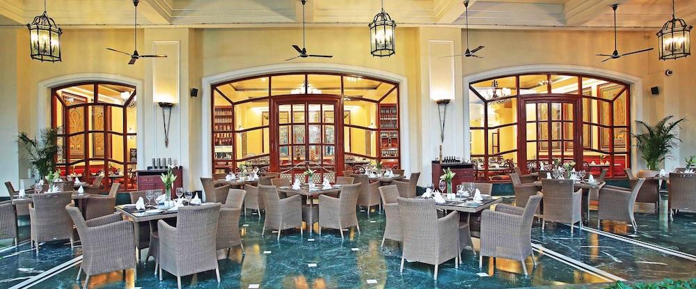 Eros Hotel New Delhi, Nehru Place Exteriör bild The interior of the restaurant
