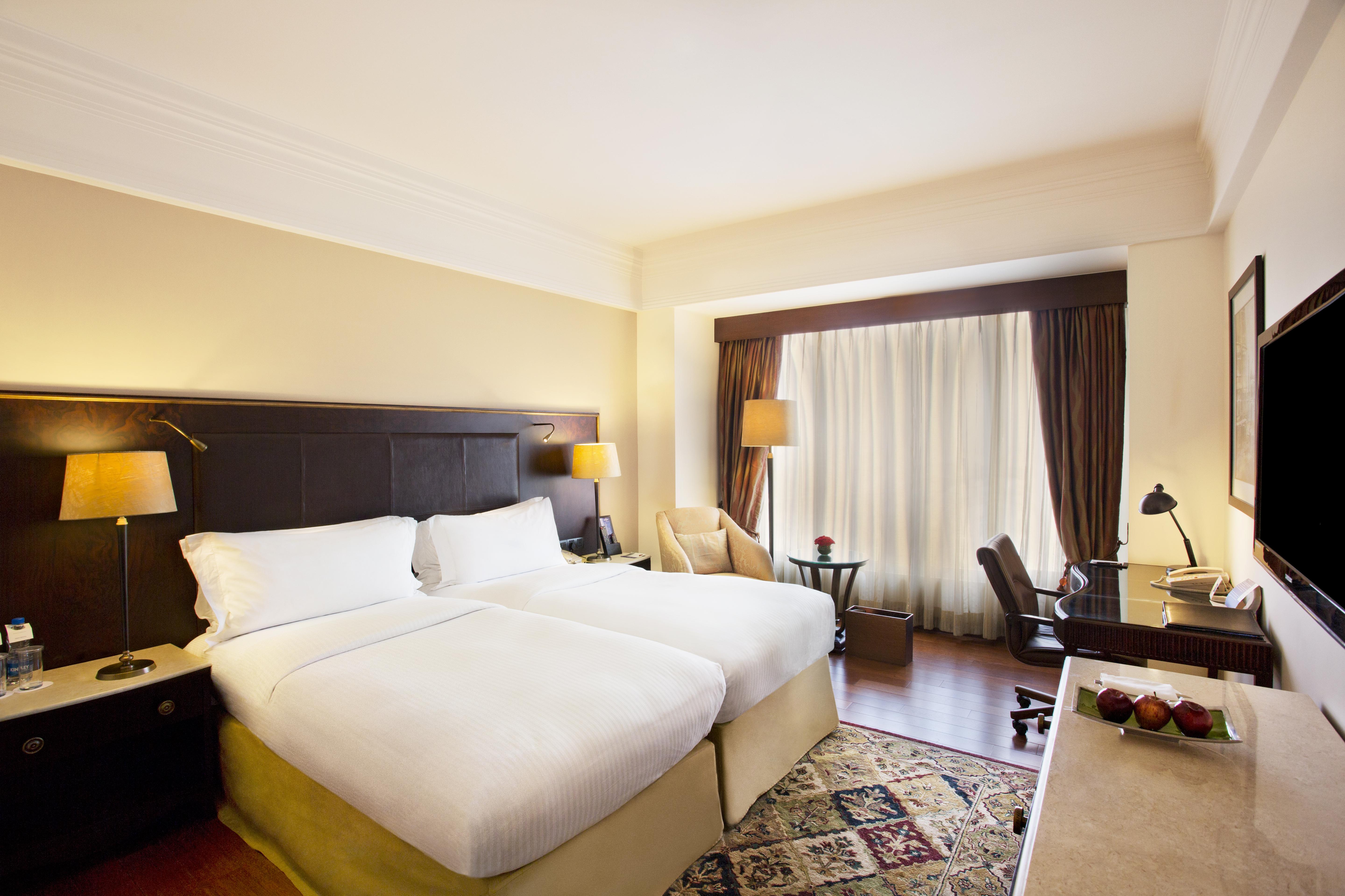 Eros Hotel New Delhi, Nehru Place Exteriör bild A room at the hotel