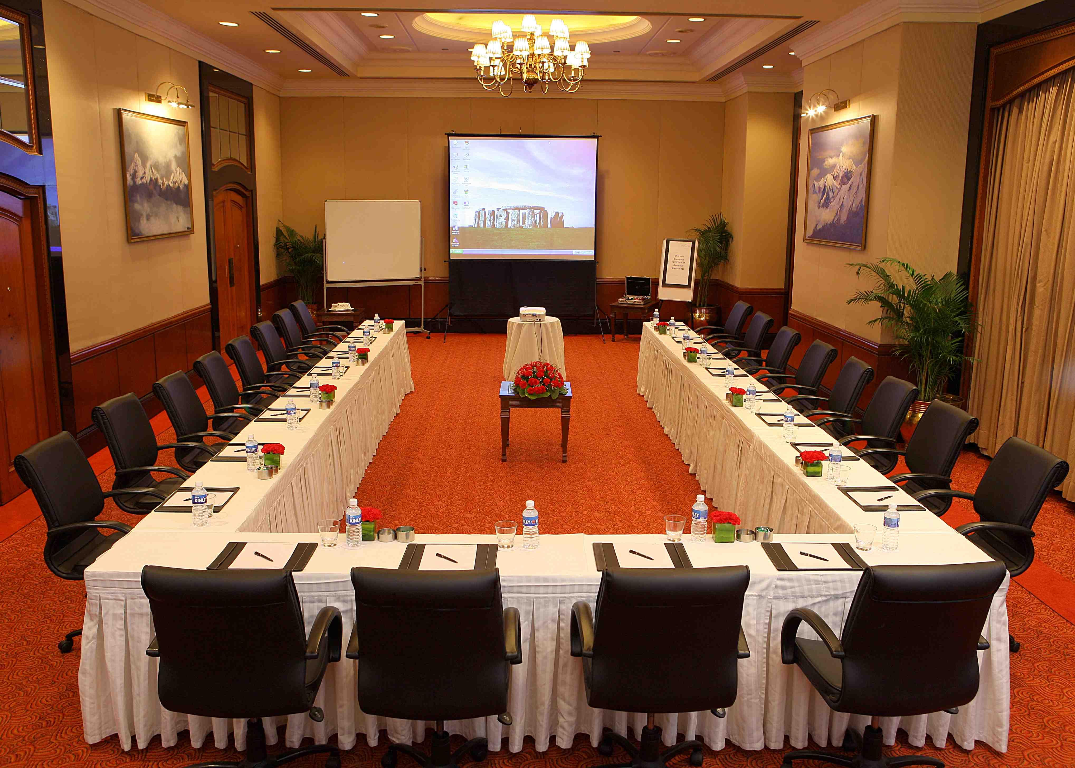 Eros Hotel New Delhi, Nehru Place Exteriör bild A meeting room