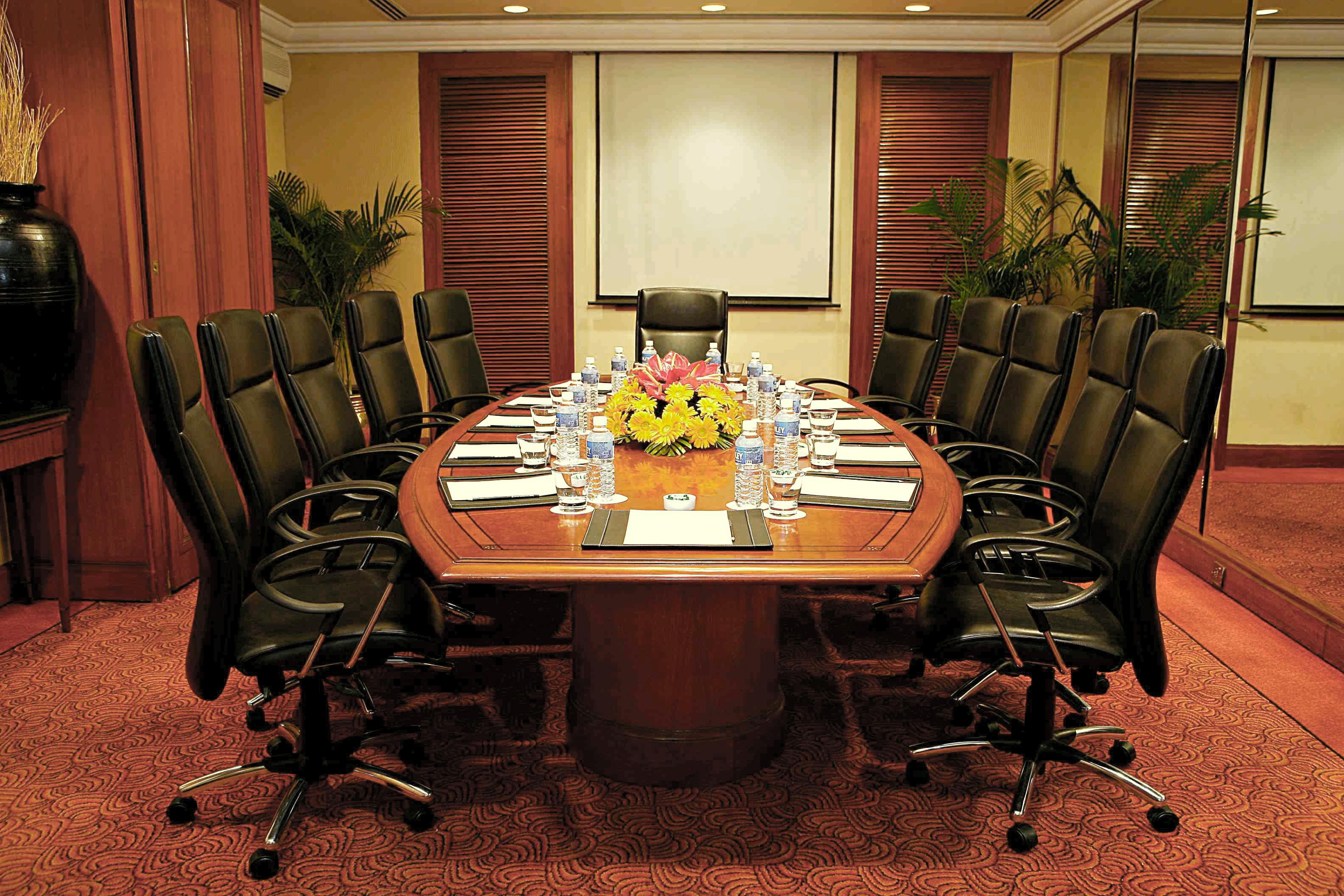 Eros Hotel New Delhi, Nehru Place Exteriör bild A boardroom