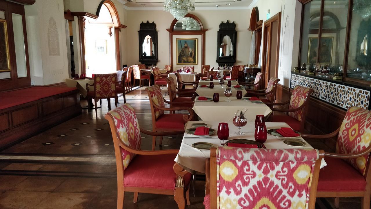 Eros Hotel New Delhi, Nehru Place Exteriör bild The restaurant at the Taj Mahal Palace